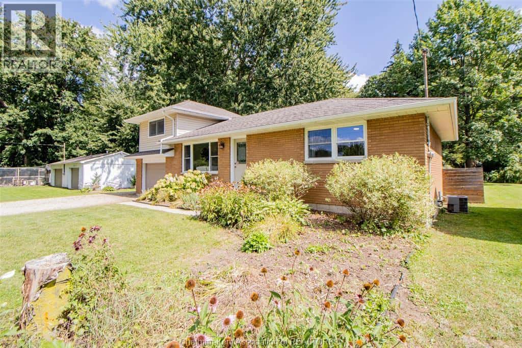 23635 Zone Road 1 ... — Thamesville, Ontario - Photo 2 of 50