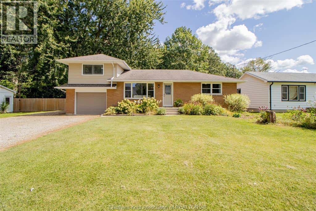 23635 Zone Road 1 ... — Thamesville, Ontario - Photo 4 of 50