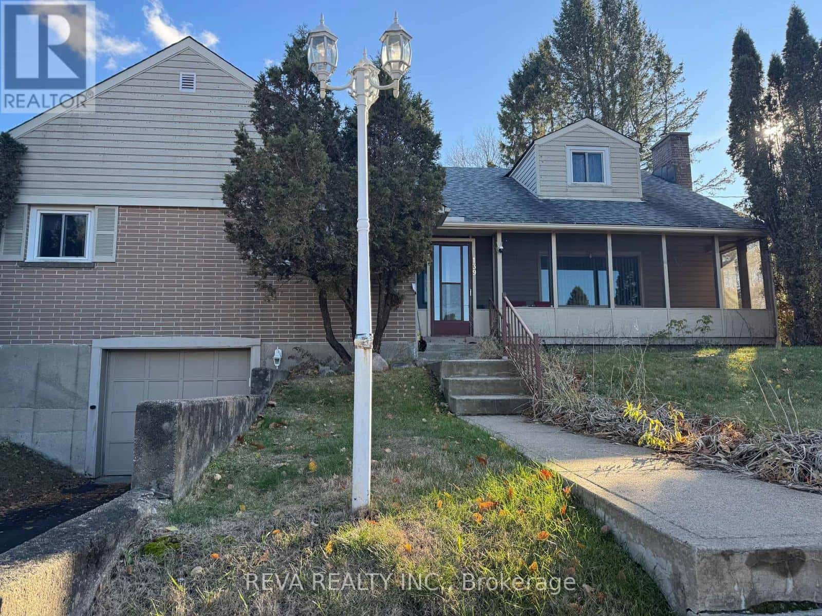 139 BRIDGE STREET W — Bancroft (Bancroft Ward), Ontario - Photo 2 of 8