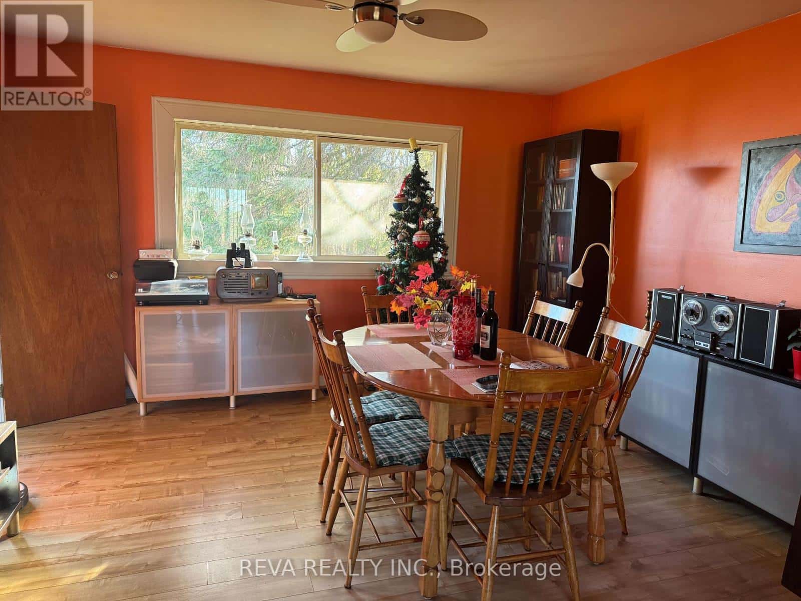 139 BRIDGE STREET W — Bancroft (Bancroft Ward), Ontario - Photo 3 of 8