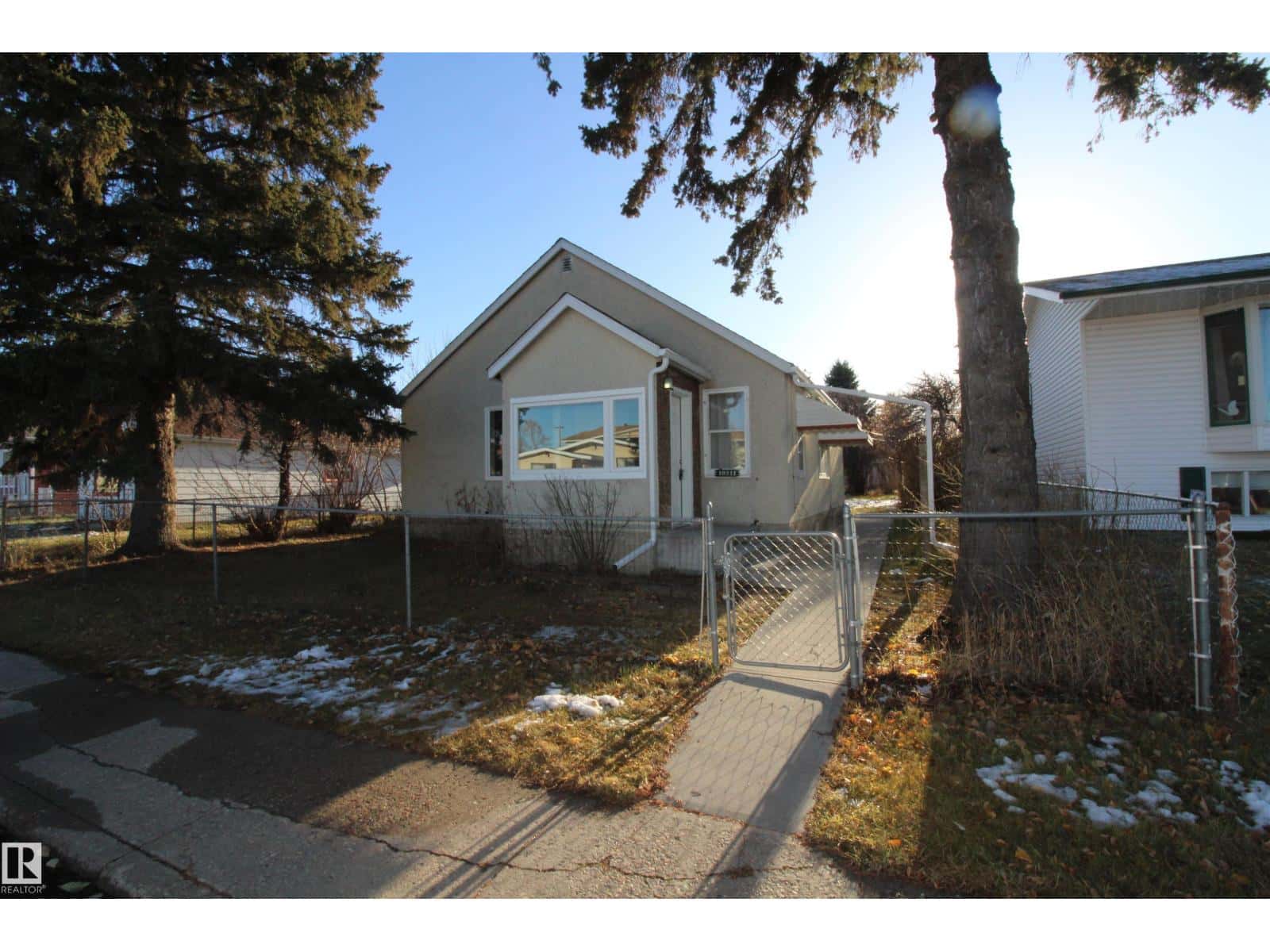 10211 106 Street — Westlock, Alberta - Photo 5 of 42