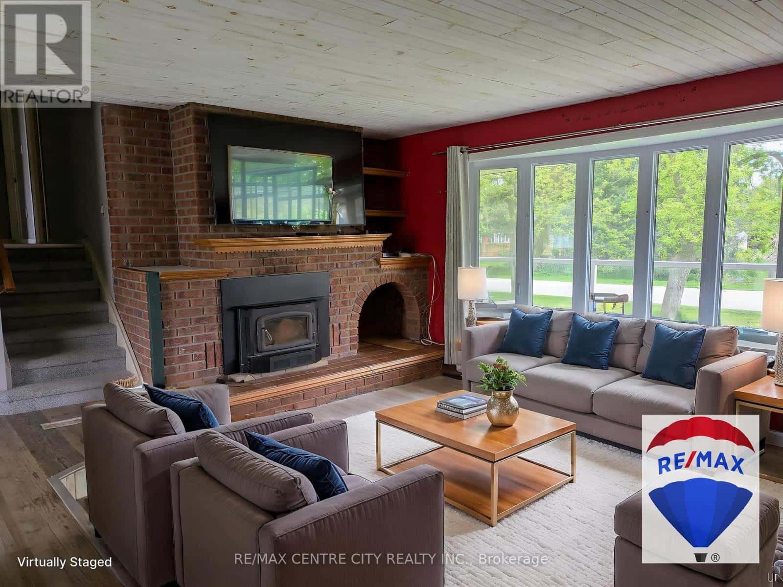 11709 TRACEY STREET — Malahide (Springfield), Ontario - Photo 2 of 14