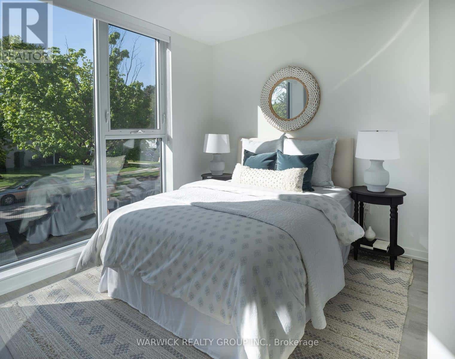 229 - 4365 BLOOR STREET W — Toronto (Markland Wood), Ontario - Photo 4 of 41