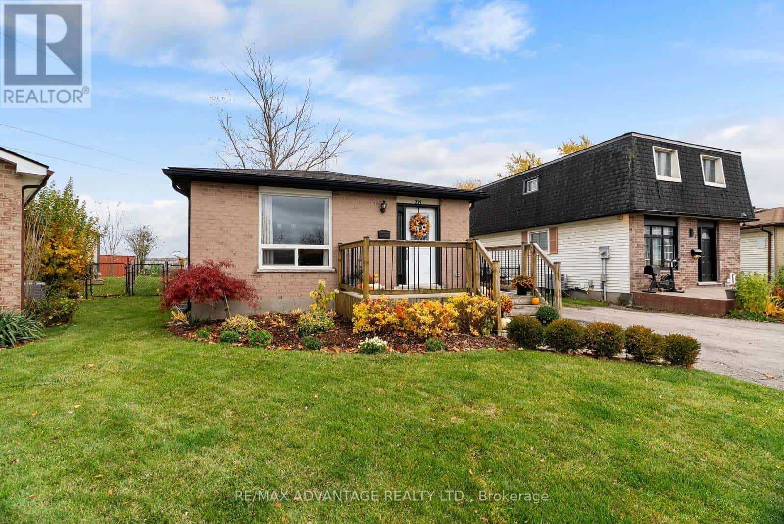 28 SUNDRIDGE COURT — London South (South T), Ontario - Photo 2 of 50