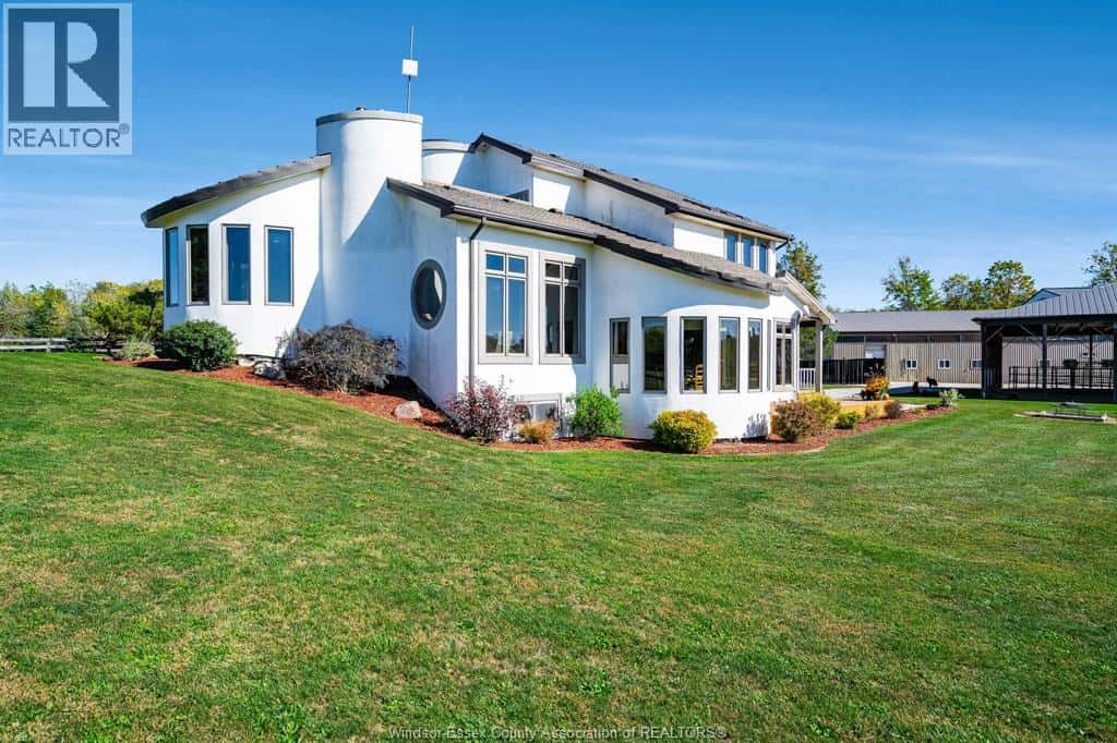 4965 4th Concession — Colchester South, Ontario - Photo 3 of 50