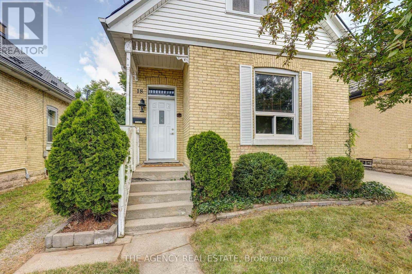 18 MAY STREET — London East (East L), Ontario - Photo 3 of 45