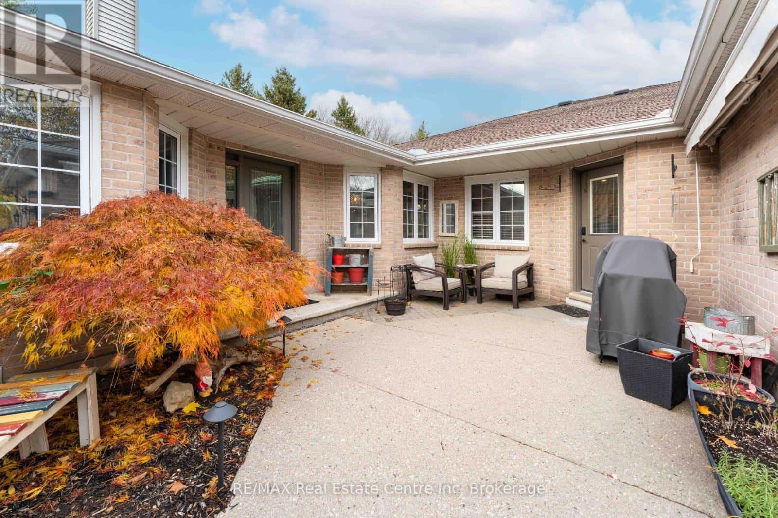 3 - 94 WOODLAWN ROAD E — Guelph (Victoria North), Ontario - Photo 2 of 30