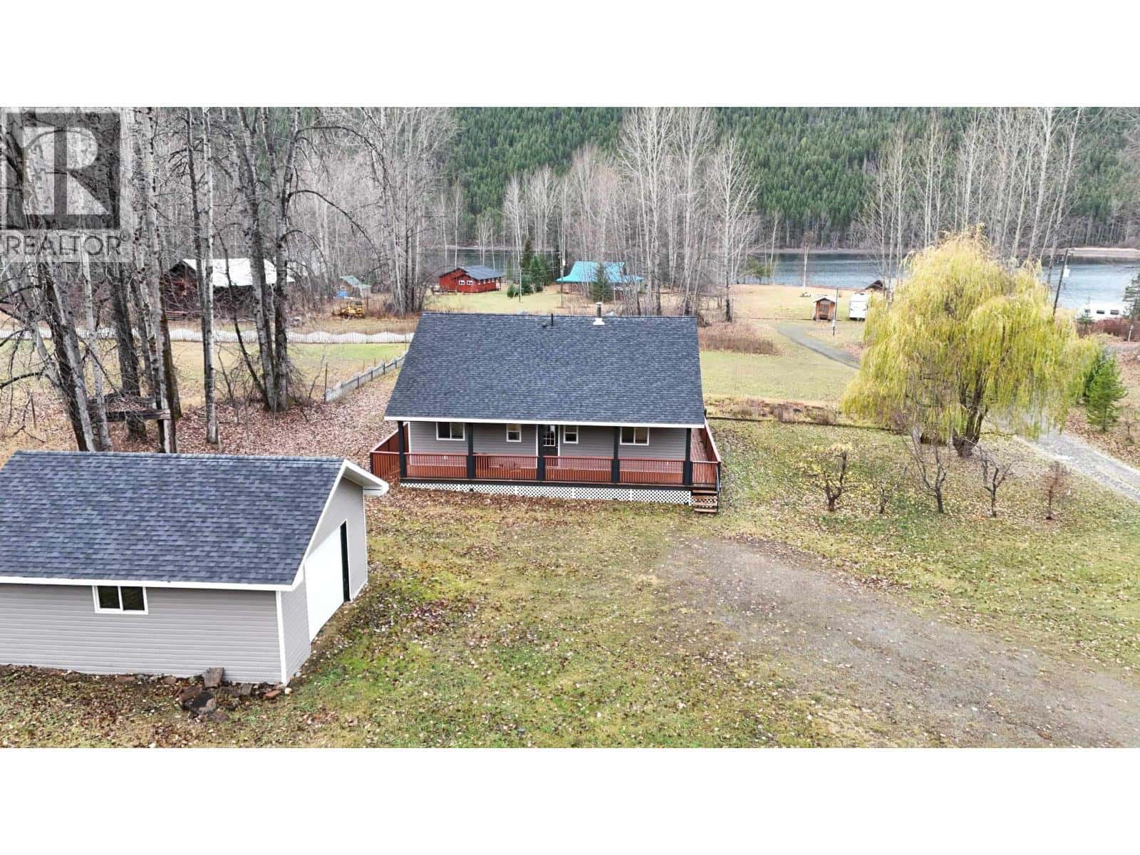 6017 CEDAR CREEK ROAD — Horsefly, British Columbia - Photo 5 of 38