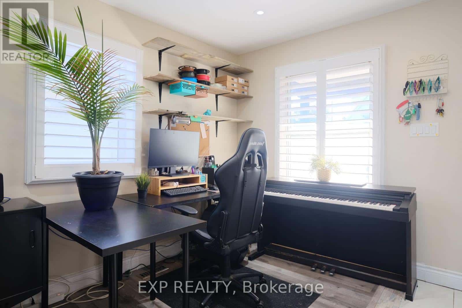 3968 ST PETER STREET E — Niagara Falls (Stamford), Ontario - Photo 5 of 21