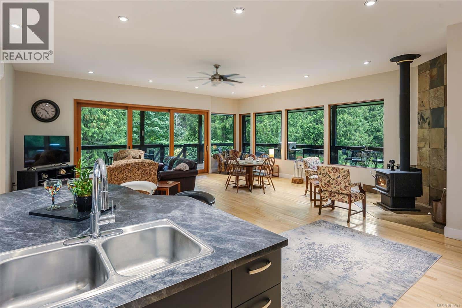 1875 Ashling Rd — Qualicum Beach, British Columbia - Photo 3 of 62