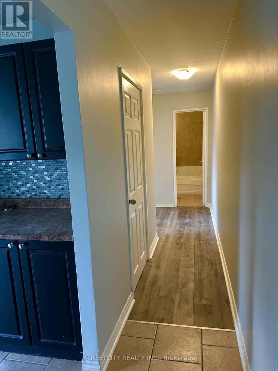 44 - 220 ASHLAND AVENUE — London East (East M), Ontario - Photo 4 of 33