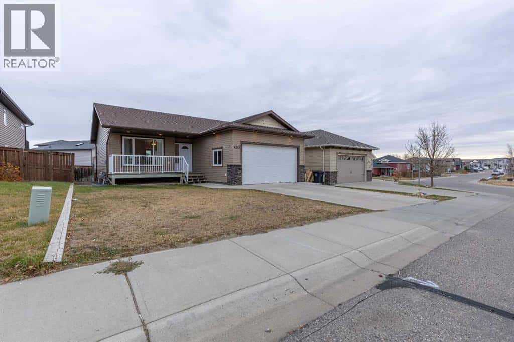 4213 Sundance Road — Coalhurst, Alberta - Photo 2 of 50