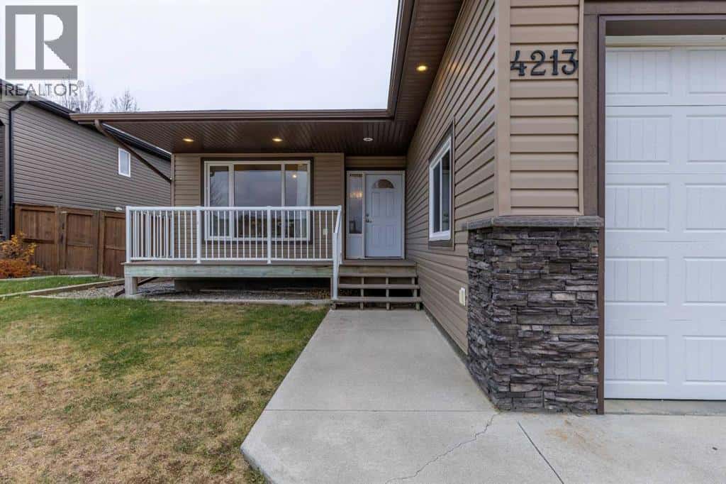 4213 Sundance Road — Coalhurst, Alberta - Photo 4 of 50