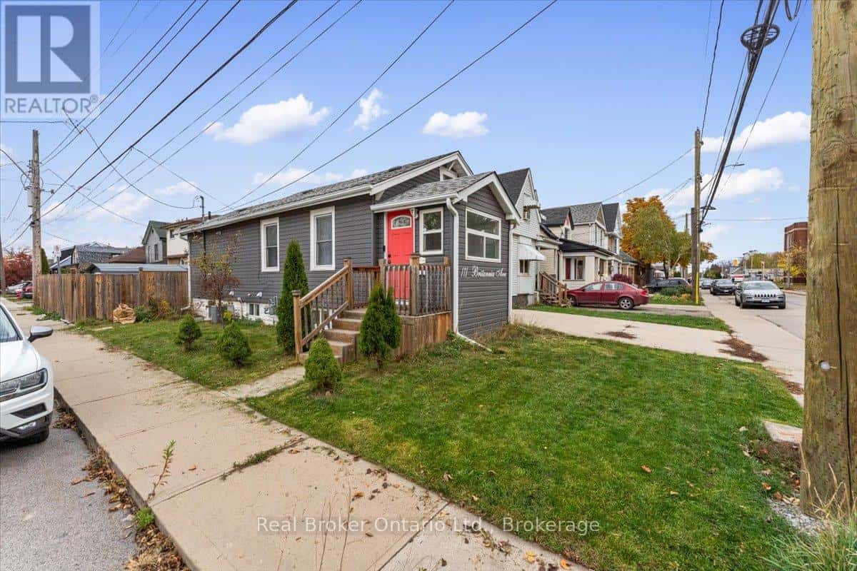 171 BRITANNIA AVENUE — Hamilton (Homeside), Ontario - Photo 3 of 47