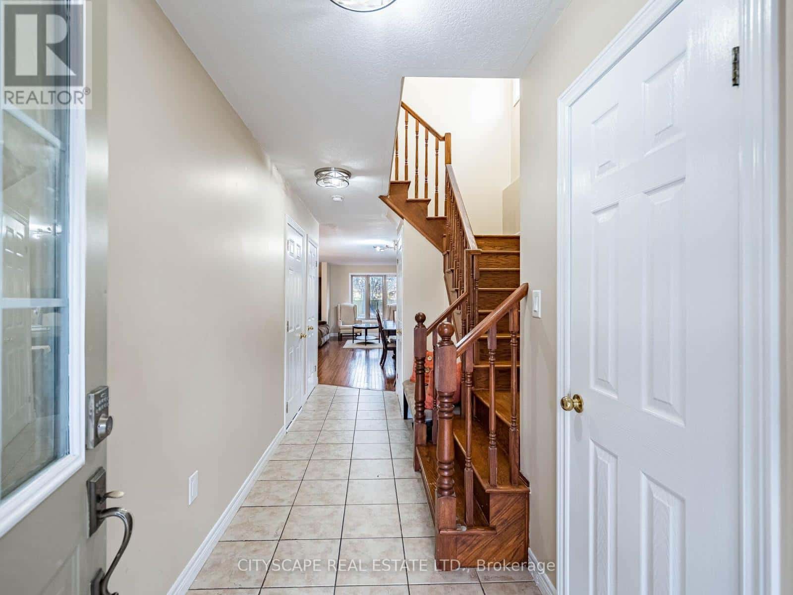 22 JONES STREET — Hamilton (Strathcona), Ontario - Photo 4 of 28