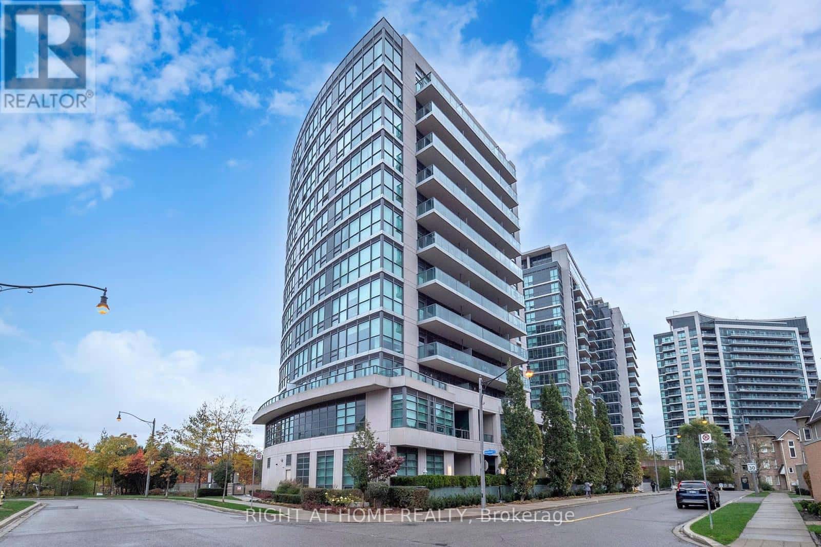 813 - 35 BRIAN PECK CRESCENT — Toronto (Thorncliffe Park), Ontario - Photo 4 of 50