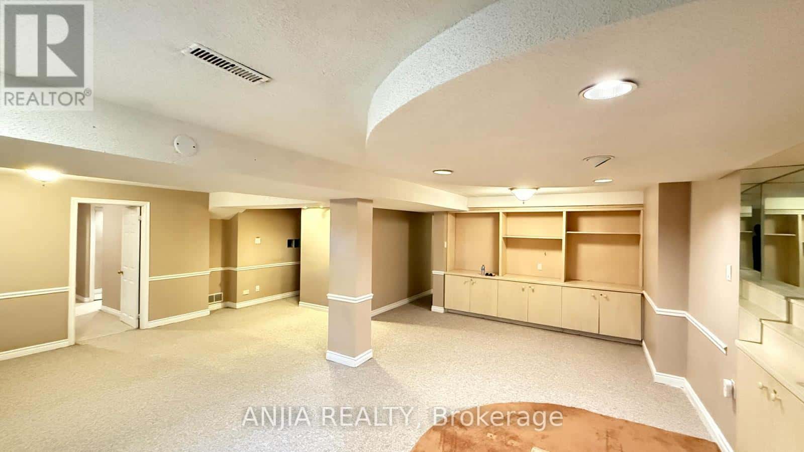 1 BREWSLAND CRESCENT — Markham (Thornlea), Ontario - Photo 2 of 9