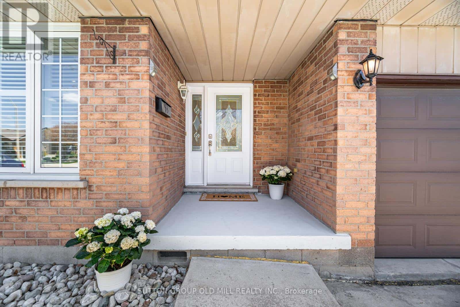 93 INDIAN CRESCENT — Hamilton (Burkholme), Ontario - Photo 2 of 45