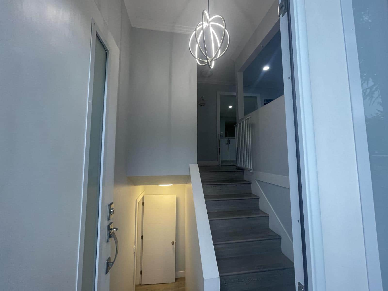 15077 86B AVENUE - Photo 3 of 32, Surrey, British Columbia