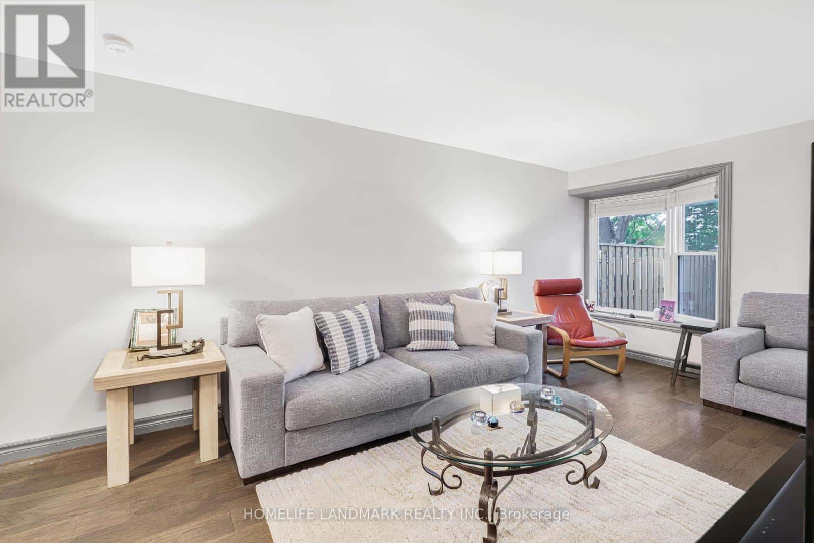 18 - 2185 FAIRCHILD BOULEVARD — Burlington (Tyandaga), Ontario - Photo 5 of 27