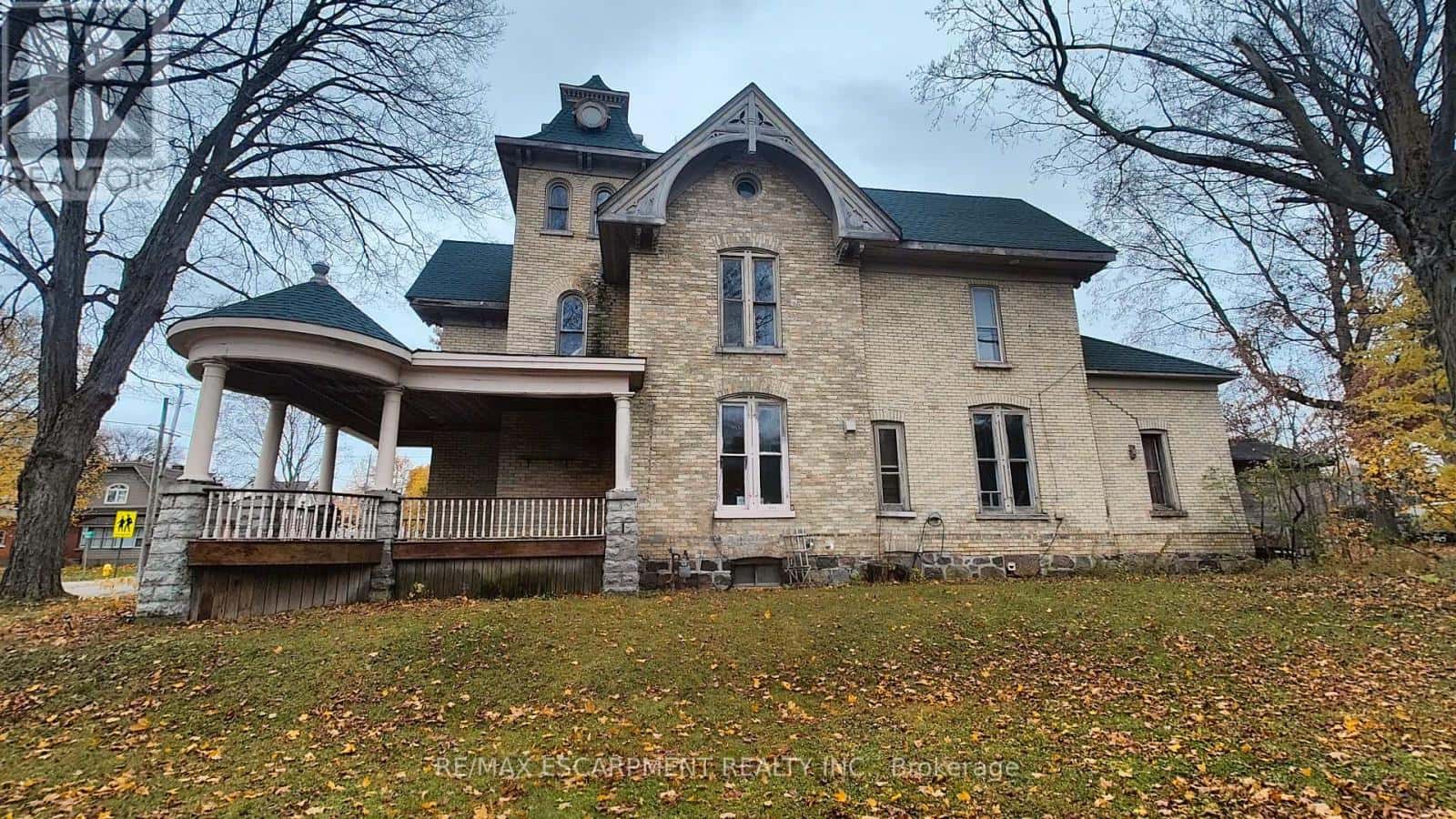 104 PATRICK STREET E — North Huron (Wingham), Ontario - Photo 3 of 17