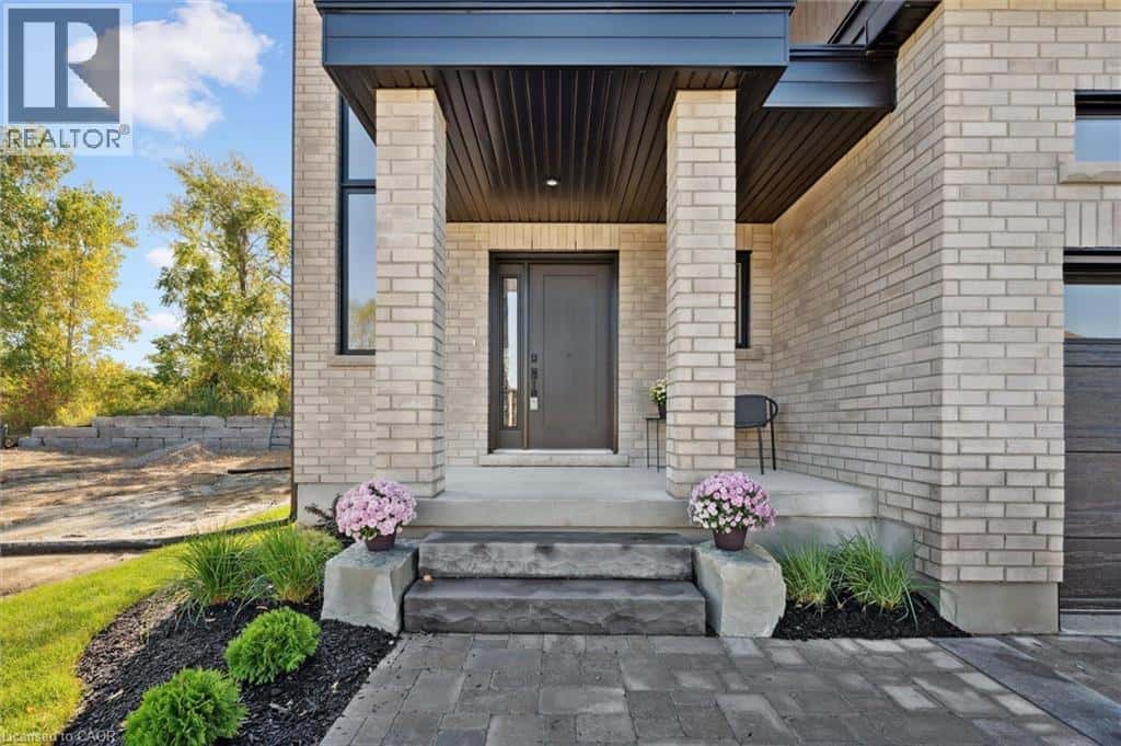 4 WINDERS Trail — Ingersoll, Ontario - Photo 3 of 38