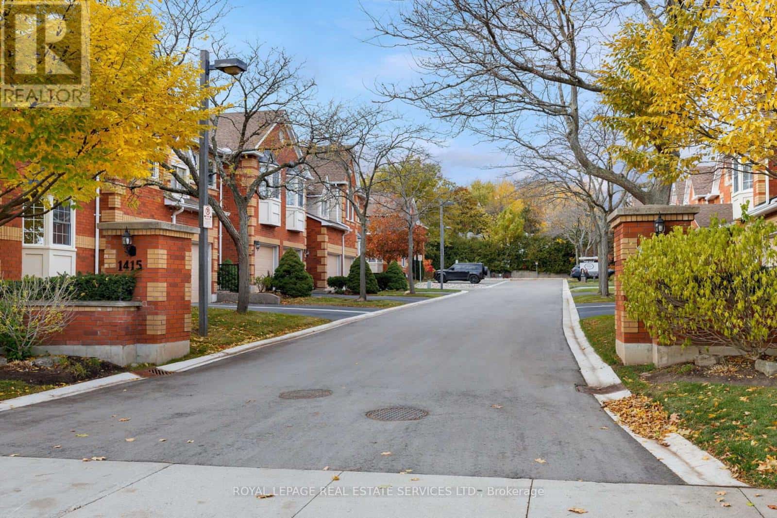 30 - 1415 HAZELTON BOULEVARD — Burlington (Tyandaga), Ontario - Photo 3 of 48