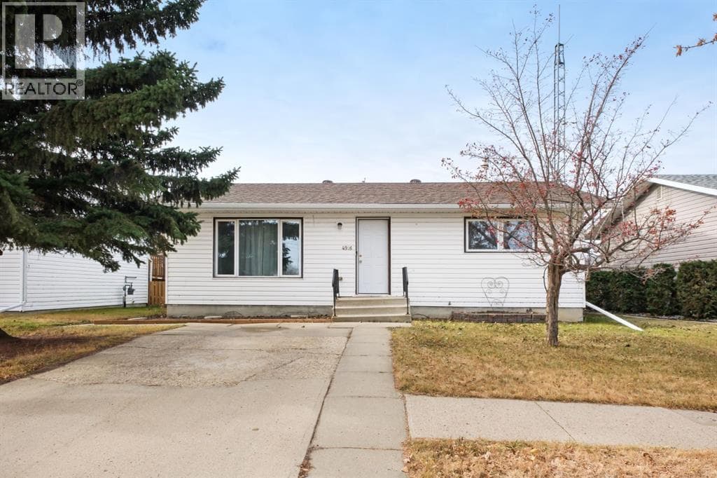 4916 47 Street — Stettler, Alberta - Main photo