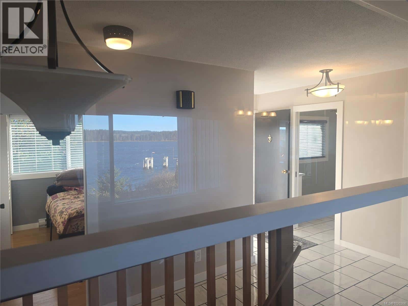 1776 Broughton Blvd — Port McNeill, British Columbia - Photo 4 of 98