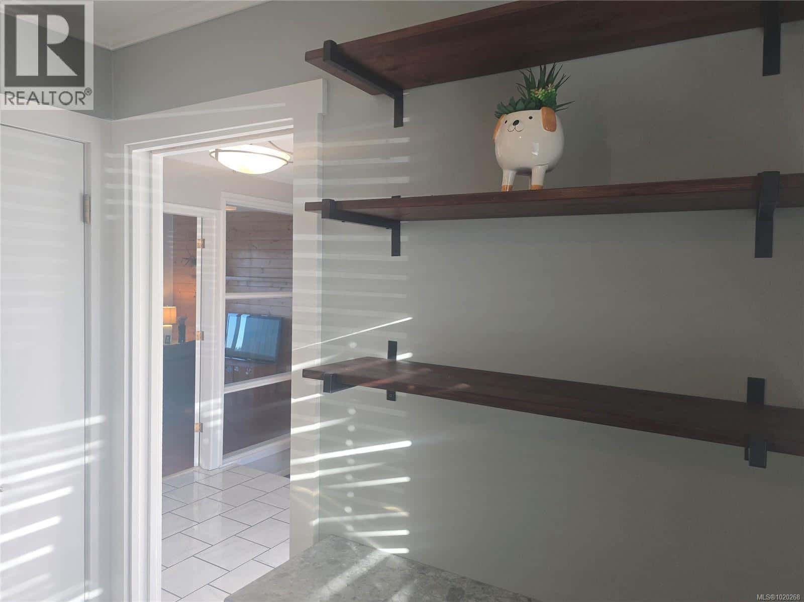 1776 Broughton Blvd — Port McNeill, British Columbia - Photo 5 of 98