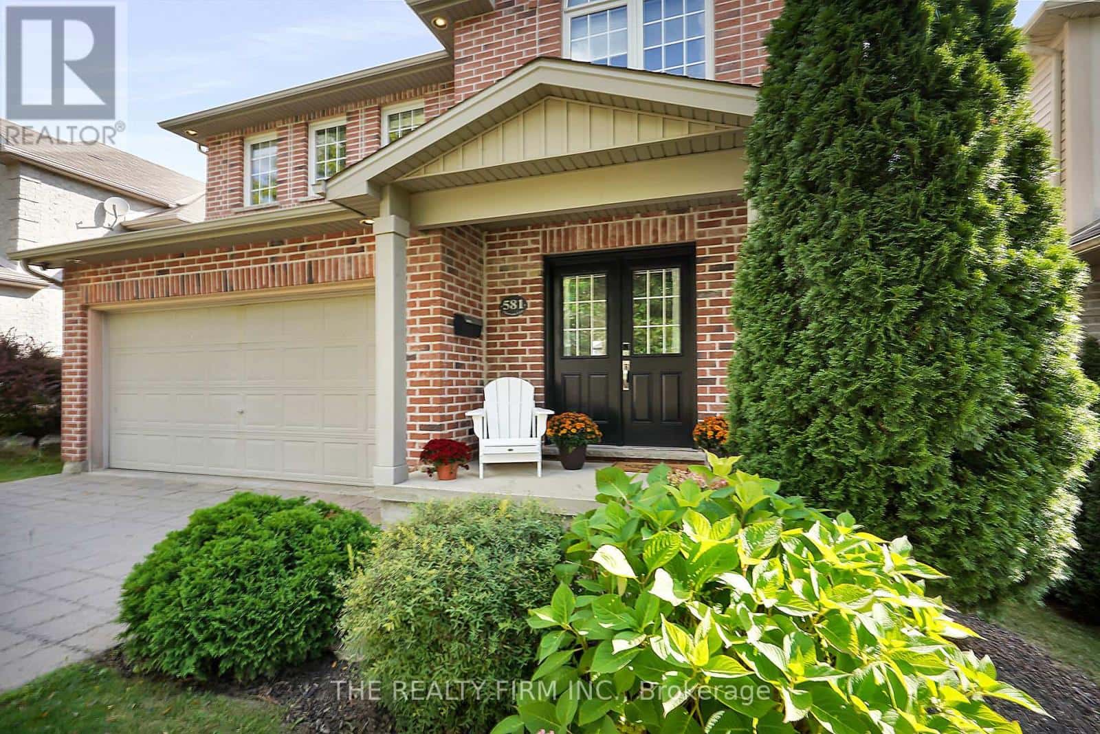 581 CLEARWATER CRESCENT — London North (North B), Ontario - Photo 4 of 43