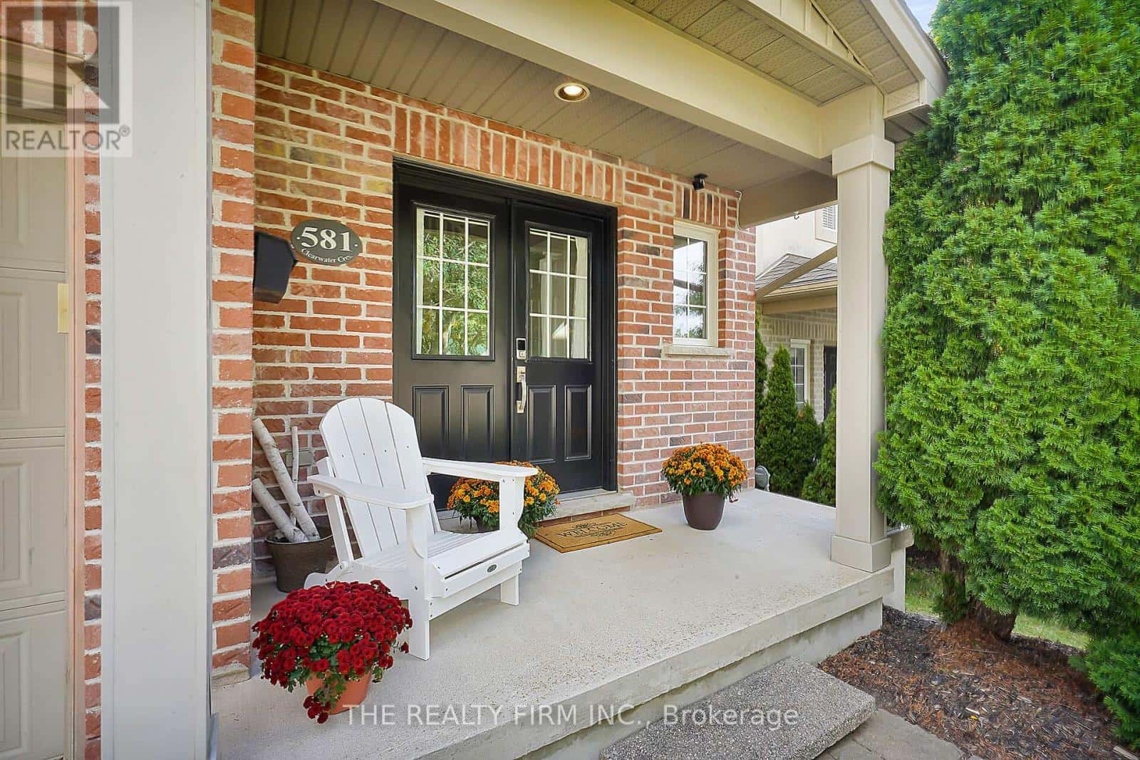 581 CLEARWATER CRESCENT — London North (North B), Ontario - Photo 5 of 43