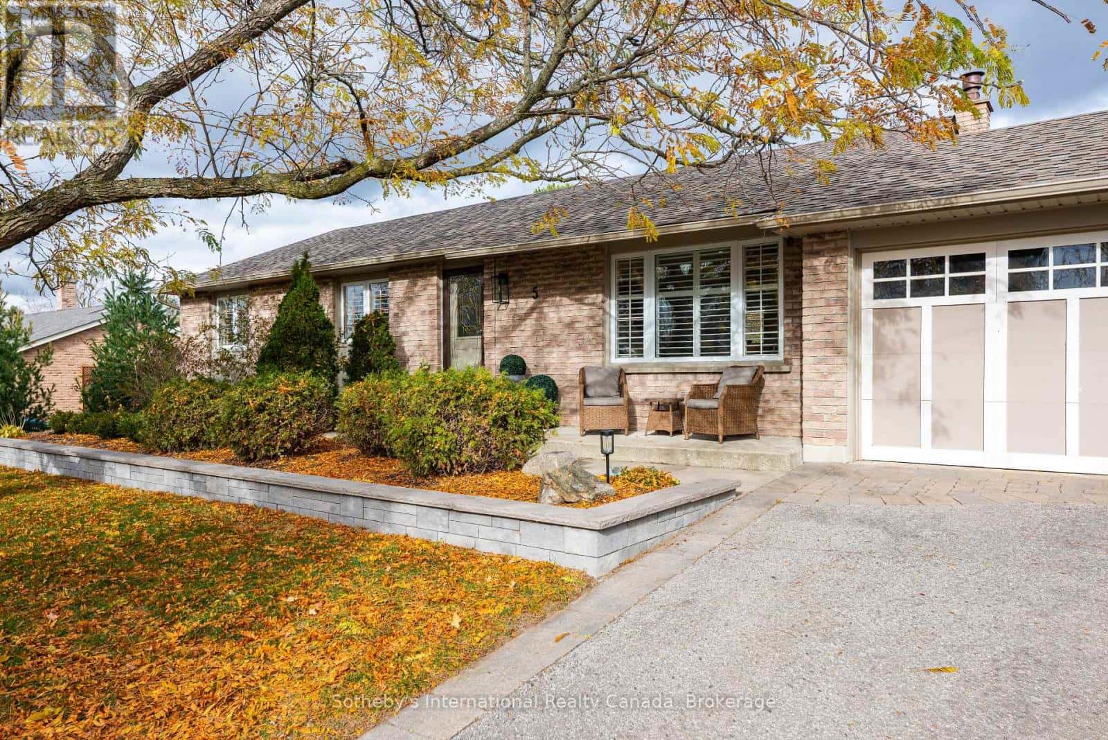 5 BRAWTON DRIVE — Caledon (Palgrave), Ontario - Photo 2 of 50