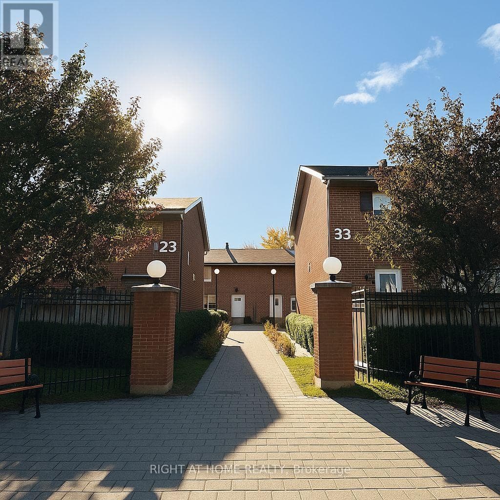 7 - 33 ROMFIELD CIRCUIT — Markham (Royal Orchard), Ontario - Main photo