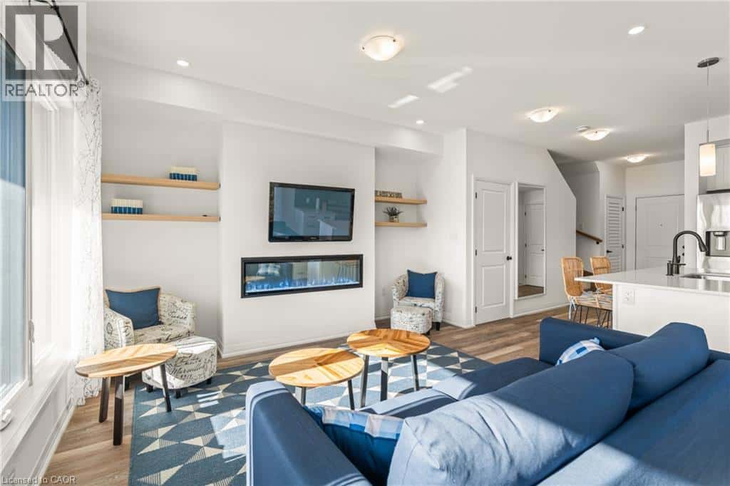 253 CRESCENT BAY Lane Unit# 206 — Huntsville, Ontario - Photo 5 of 42