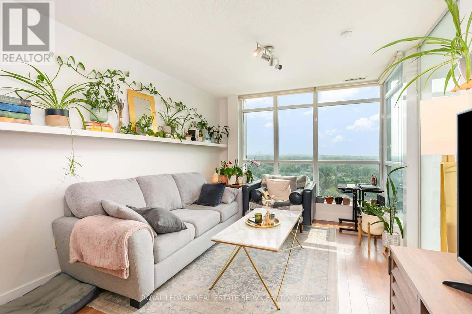 1504 - 1048 BROADVIEW AVENUE — Toronto (Broadview North), Ontario - Photo 4 of 24