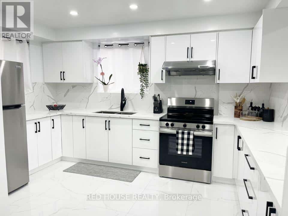 2 - 87 IRWIN ROAD — Toronto (Elms-Old Rexdale), Ontario - Photo 4 of 30