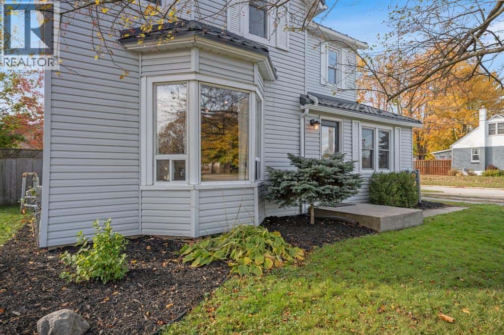 4109 Glenview AVENUE — Petrolia, Ontario - Photo 3 of 36