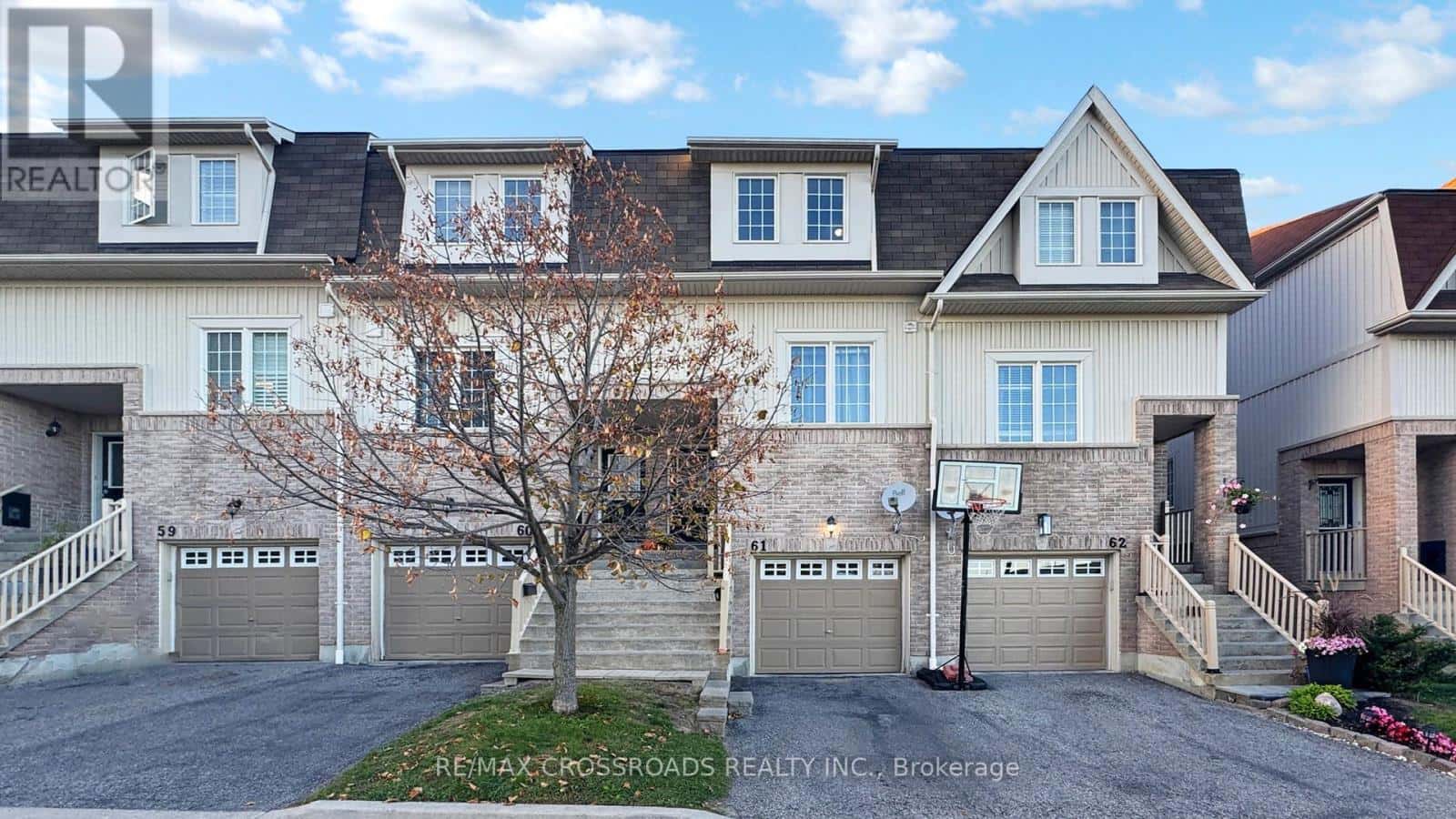 61 - 735 SHEPPARD AVENUE — Pickering (Woodlands), Ontario - Photo 2 of 30