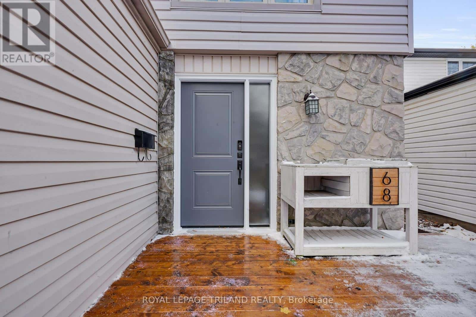 68 FOUR OAKS CRESCENT — London South (South N), Ontario - Photo 3 of 37