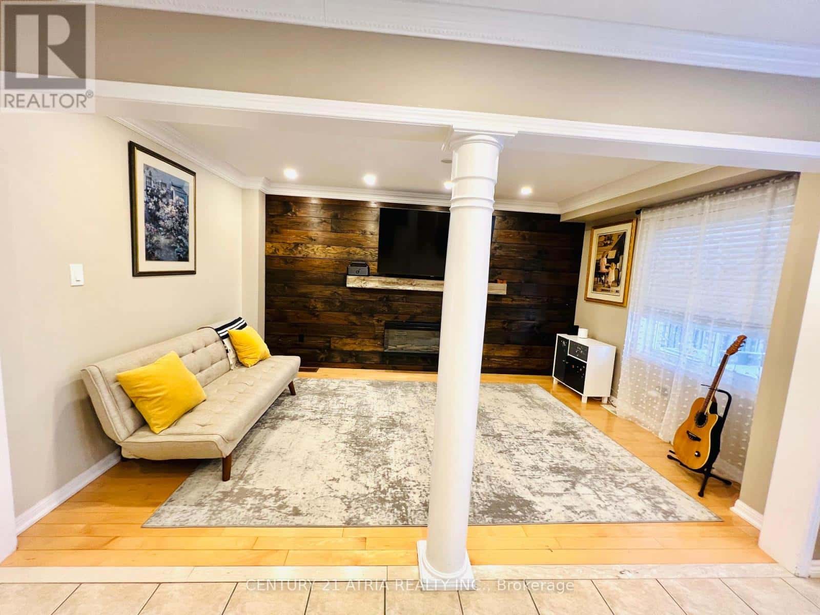 19 BIRD STREET — Barrie (Edgehill Drive), Ontario - Photo 3 of 17