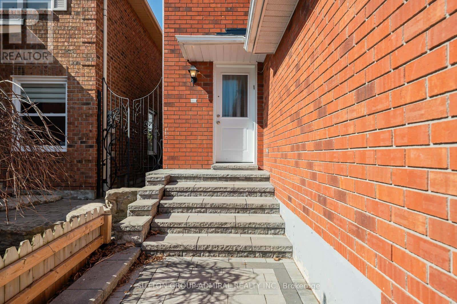 109 WHITNEY PLACE — Vaughan (Lakeview Estates), Ontario - Photo 2 of 37