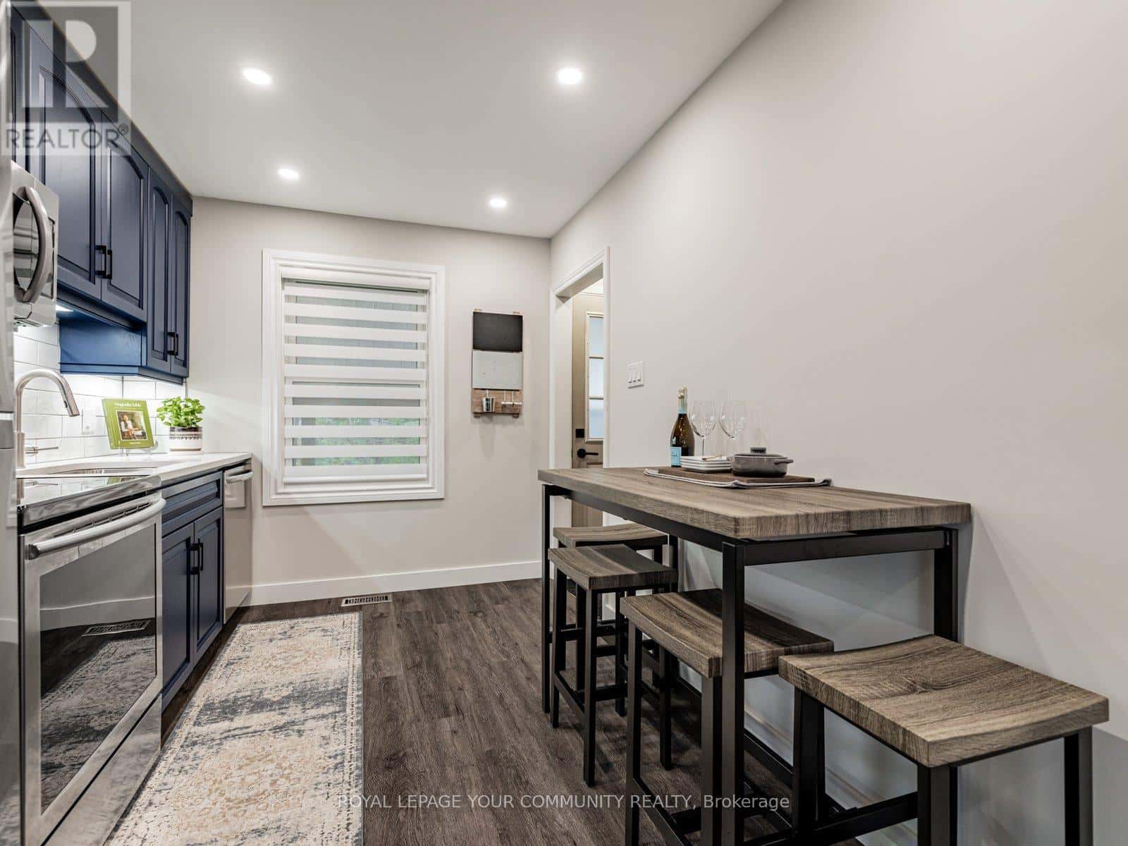 6 NEWTON STREET — Barrie (Wellington), Ontario - Photo 5 of 18