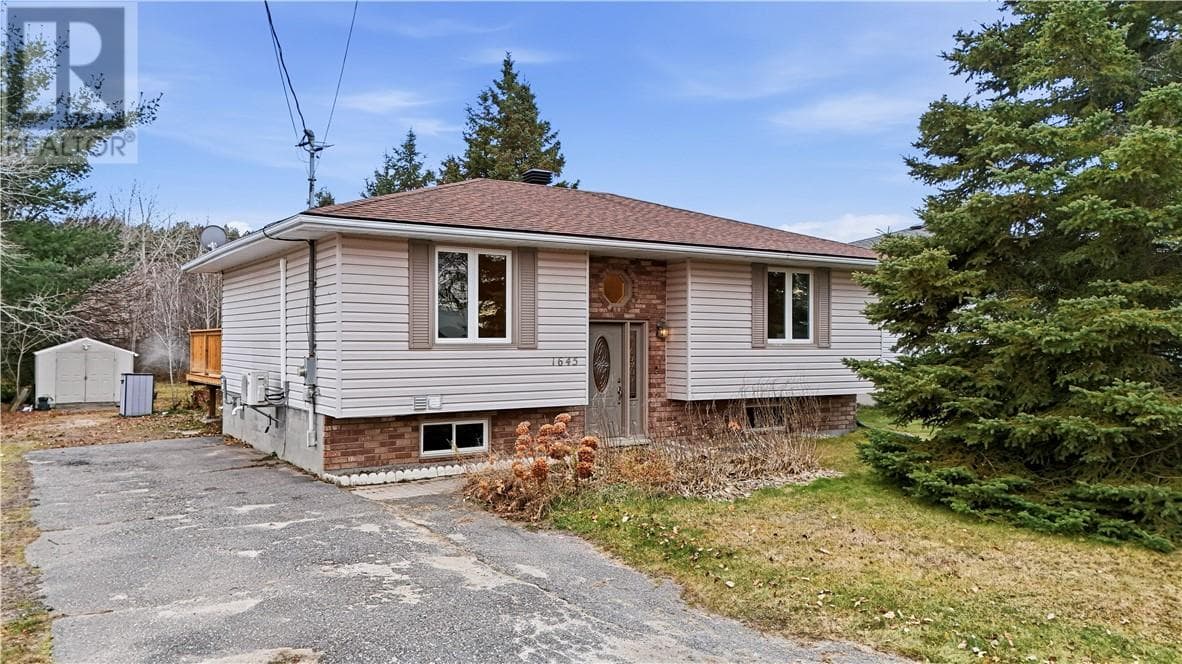 1645 Wendy Street — Val Caron, Ontario - Main photo
