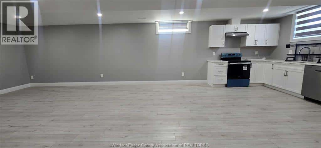 4416 Belmont AVENUE — Comber, Ontario - Photo 4 of 14