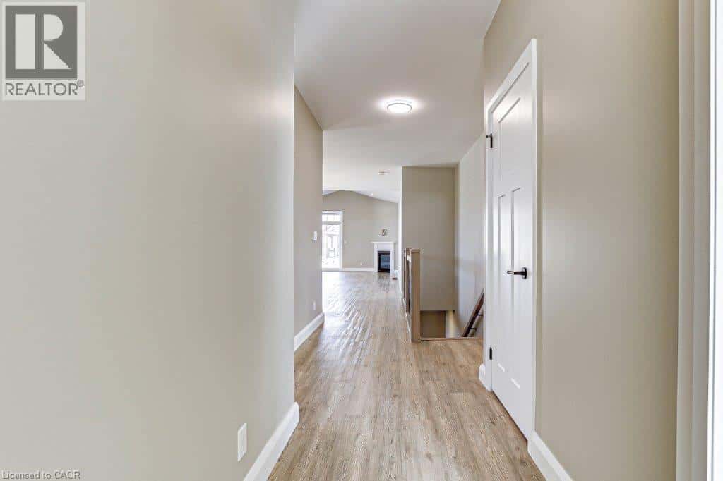 381 ARGYLE Avenue — Delhi, Ontario - Photo 3 of 27