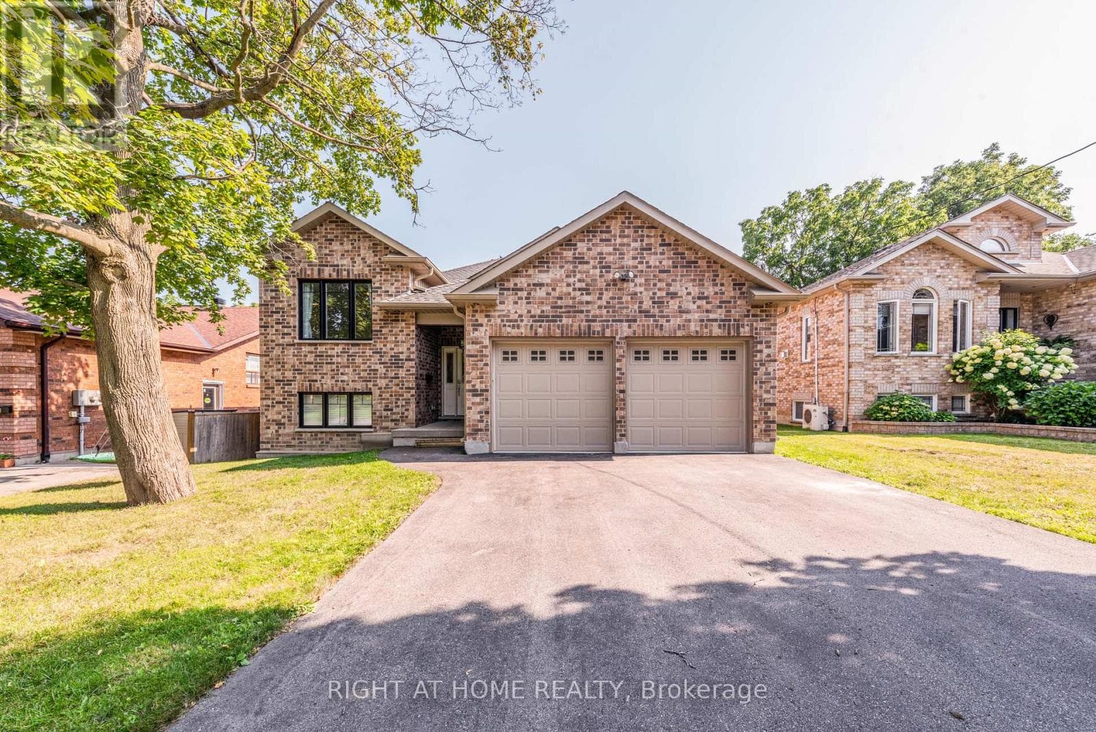 11 OTTAWAY AVENUE — Barrie (Wellington), Ontario - Main photo