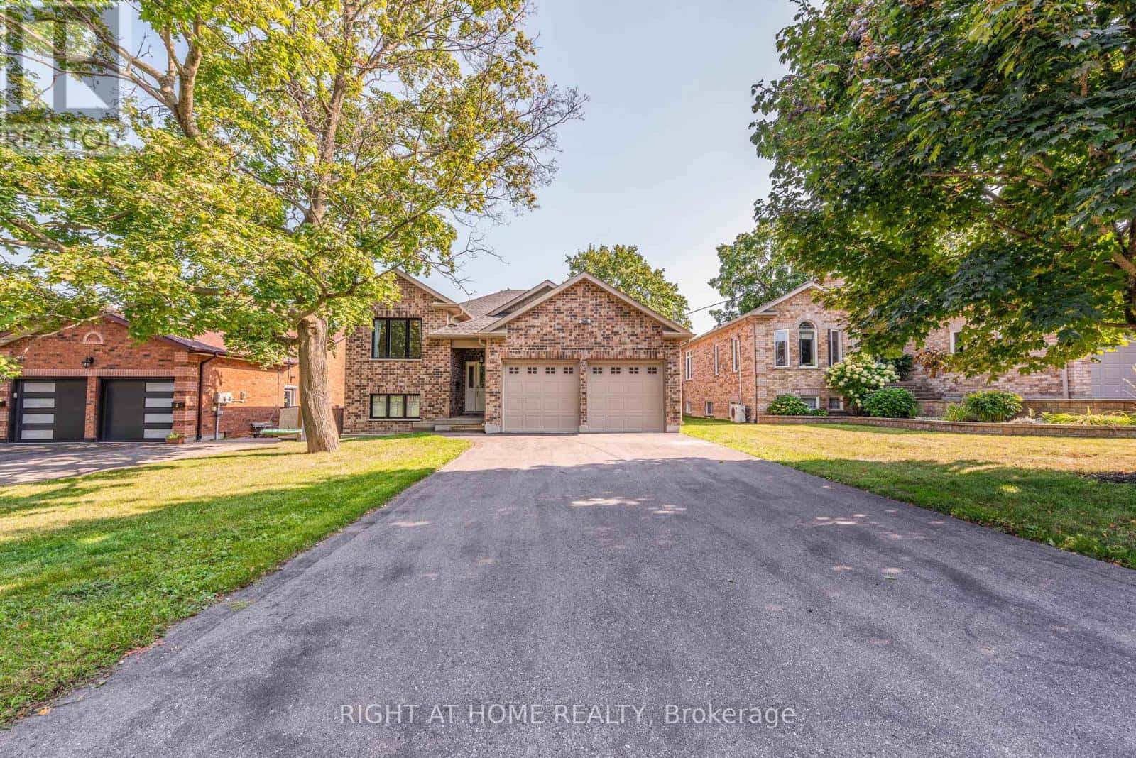 11 OTTAWAY AVENUE — Barrie (Wellington), Ontario - Photo 3 of 50