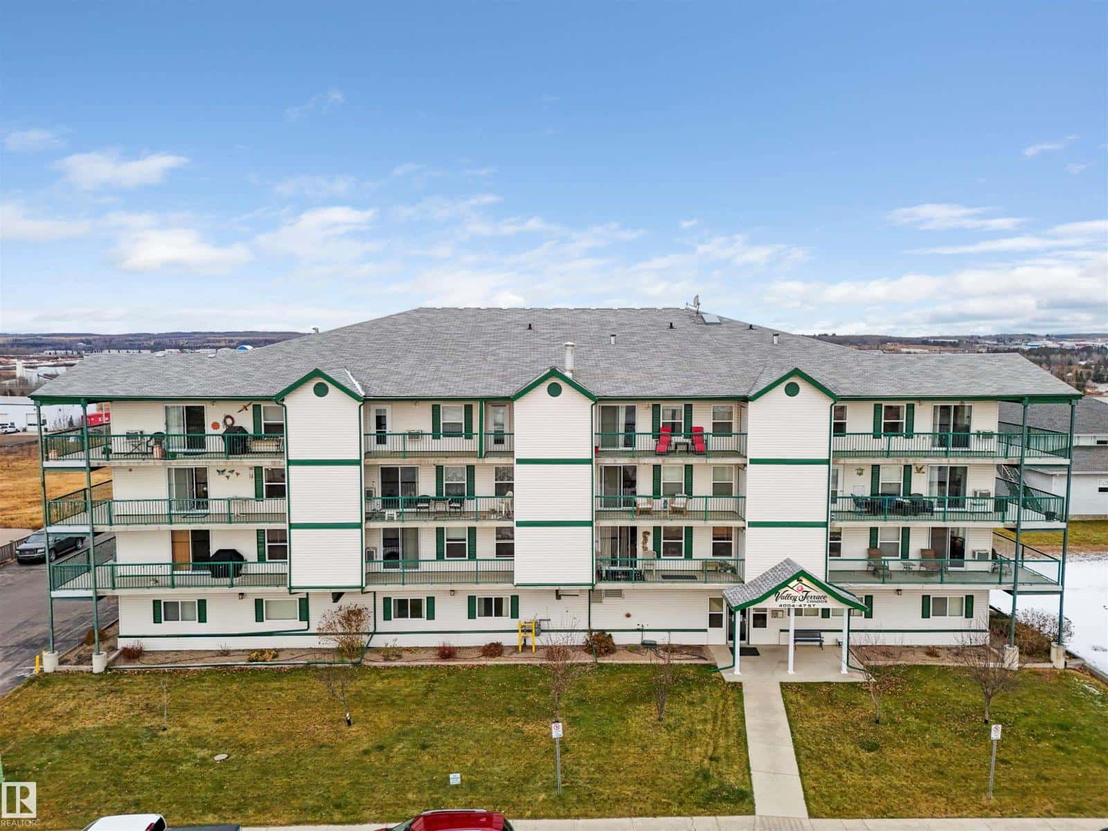 #202 4004 47 ST — Drayton Valley, Alberta - Photo 2 of 19