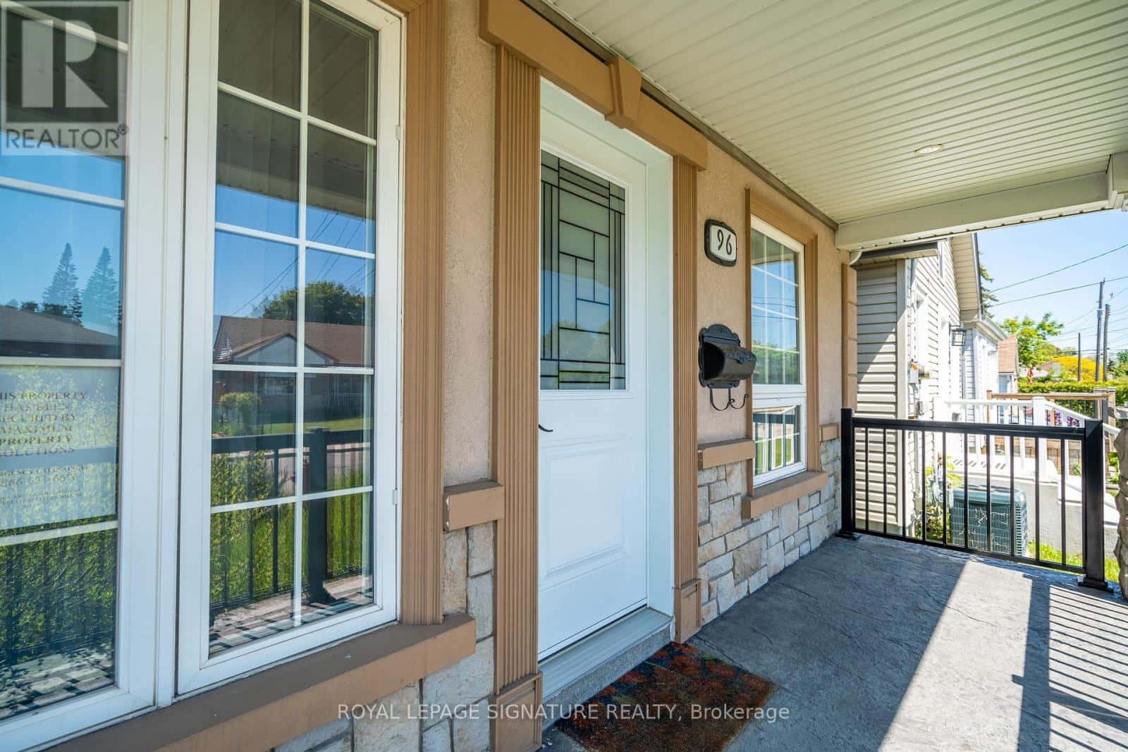 MAIN - 96 CHARLOTTE STREET — Hamilton (Rosedale), Ontario - Photo 2 of 17